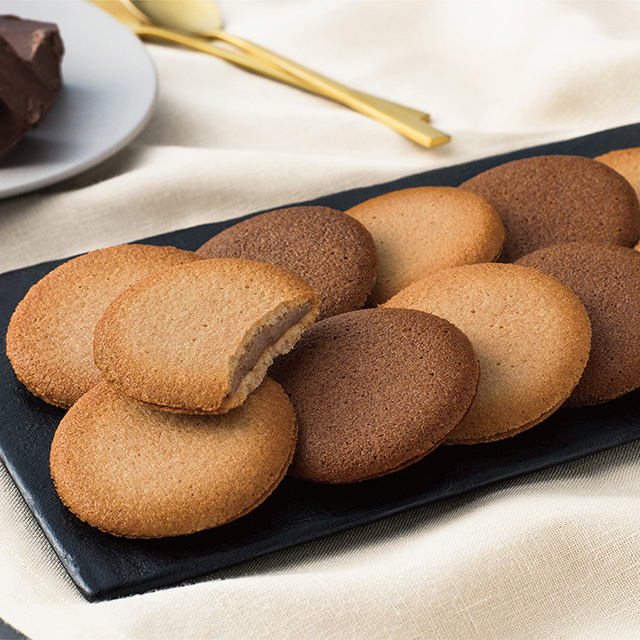 ゴディバ クッキー＆チョコレート アソートメント(クッキー8枚 チョコレート21粒)＋命名フレーム シングル ブルー サブ画像1